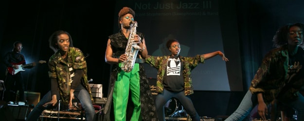 Fabolous wedding pianist who can make your wedding venue come alive